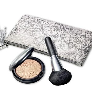 MAC Double Gleam Highlighter Brush and Bag 3 Piece Firelit Kit in Champagne NIB
